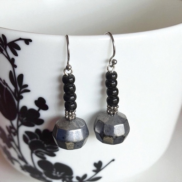 5 For $25💫Grunge Alert Rustic Silver Ball Earrings - Picture 1 of 4